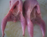 Foto del paso 1 de la receta: Codornices rellenas envueltas en beicon al vino blanco