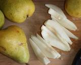 Foto del paso 2 de la receta Peras frescas en almíbar de lima
