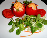 Foto del paso 4 de la receta: Tomates rellenos con palitos de mar