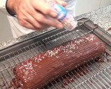 Foto del paso 15 de la receta: Brazo de gitano relleno de nata y recubierto de chocolate