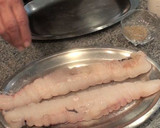 Foto del paso 1 de la receta: Rape alangostado con salsa de almendras