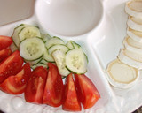 Foto del paso 4 de la receta: Ensalada de salmón con aguacate, brotes de alfalfa y salsa de yogur