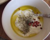 Foto del paso 5 de la receta: Ensalada de salmón con aguacate, brotes de alfalfa y salsa de yogur