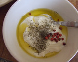 Foto del paso 5 de la receta: Ensalada de salmón con aguacate, brotes de alfalfa y salsa de yogur