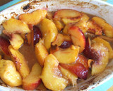 Foto del paso 5 de la receta: Fruta con sirope de coñac y helado de vainilla