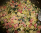 Foto del paso 1 de la receta: Fritata de calabacín con jamón ibérico
