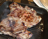 Foto del paso 2 de la receta: Chuletones de carne de toro a la parrilla