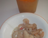 Foto del paso 3 de la receta: Arroz seco con caldo de pescado, gamba pelada, judías y alcachofas