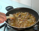 Foto del paso 4 de la receta: Sepia con guisantes y ajos tiernos