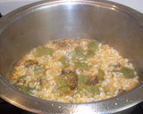 Foto del paso 14 de la receta: Arroz seco con caldo de pescado, gamba pelada, judías y alcachofas