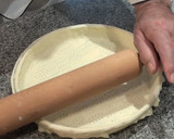 Foto del paso 7 de la receta: Tarta de hojaldre con crema de almendras