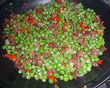 Foto del paso 3 de la receta: Guisantes salteados con jamón serrano