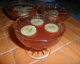 Foto del paso 5 de la receta: Gelatina de almíbar con rodajas de plátano