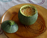 Foto del paso 1 de la receta: Calabacín redondo relleno con butifarra de cerdo