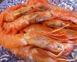 Foto del paso 1 de la receta: Salmón, gambas y salsa rosa