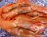 Foto del paso 1 de la receta: Salmón, gambas y salsa rosa