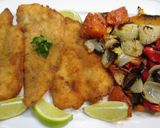 Foto del paso 5 de la receta: Merluza rebozada con mix de verduras al horno