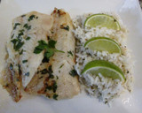 Foto del paso 4 de la receta: Merluza a la plancha con arroz blanco especiado