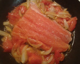 Foto del paso 2 de la receta: Lomo de salmón en tomatina