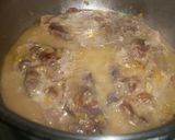 Foto del paso 3 de la receta: Chuletas de aguja en salsa