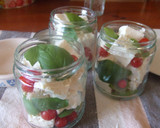 Foto del paso 4 de la receta: Queso feta y tomatitos en aceite de albahaca