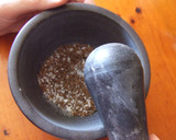 Foto del paso 3 de la receta: Atún a la plancha rebozado con finas hierbas