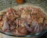 Foto del paso 1 de la receta: Pollo y patatas adobadas