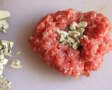 Foto del paso 3 de la receta: Hamburguesas de carne vacuna y salchichas rellenas