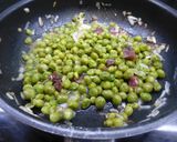 Foto del paso 4 de la receta: Guisantes con jamón iberico