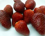 Foto del paso 1 de la receta: Fresas con chocolate y nata