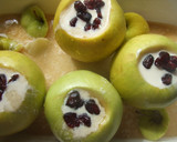 Foto del paso 1 de la receta: Manzanas horneadas al vino con relleno de leche evaporada y arándanos
