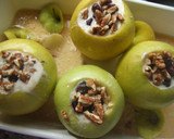 Foto del paso 2 de la receta: Manzanas horneadas al vino con relleno de leche evaporada y arándanos