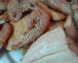 Foto del paso 1 de la receta: Cazuela de salmón con mariscos