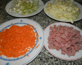 Foto del paso 1 de la receta: Pastel de puerros, calabacín y jamón york