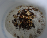 Foto del paso 7 de la receta: Bizcocho especiado de zanahoria, pasas y nueces