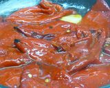 Foto del paso 1 de la receta: Pechuga de pavo adobada con pimientos