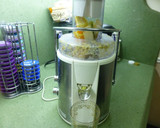 Foto del paso 2 de la receta: Zumo de kiwi, pera y naranja