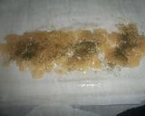 Foto del paso 2 de la receta: Salmón con cebolla caramelizada en masa filo