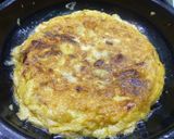 Foto del paso 5 de la receta: Tortilla de patata y pimiento rojo