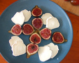 Foto del paso 3 de la receta: Higos morados con queso de cabra