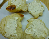 Foto del paso 2 de la receta: Canapés mini croissant de salmón