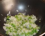 Foto del paso 3 de la receta: Arroz con hongos secos y chips de berenjena