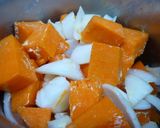 Foto del paso 2 de la receta: Crema de calabaza con langostinos