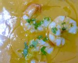 Foto del paso 5 de la receta: Crema de calabaza con langostinos