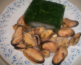 Foto del paso 3 de la receta: Revuelto de mejillones con espinacas