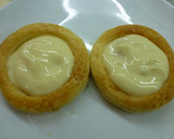 Foto del paso 6 de la receta: Hojaldre con natillas y peras en almibar