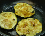 Foto del paso 4 de la receta: Milhojas de berenjena y variado de setas