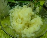Foto del paso 2 de la receta: Entrante de tortilla de patata con ajos tiernos
