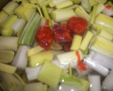 Foto del paso 1 de la receta: Crema de puerros con chorizo ibérico