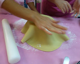 Foto del paso 4 de la receta: Cómo se cubre una tarta con fondant